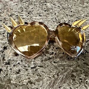 Heart shaped leopard print glasses with spikes